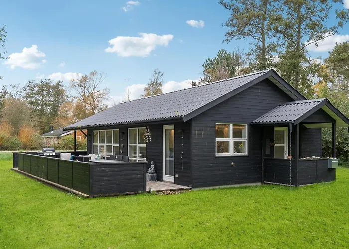 Ferienhaus Beautiful In Sjaellands Odde *